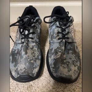 Kansas City Chiefs Camo Women’s Three In Tennis Shoes-Size 9.5-worn once